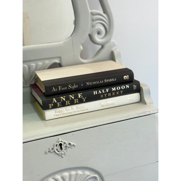 Vintage ombré effect light  blue Decorative Book collection - Picture 3 of 4